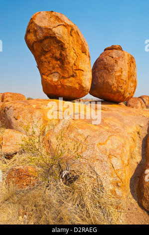 Les rochers de granit dans le Devil's Marbles Conservation reserve, Territoire du Nord, Australie, Pacifique Banque D'Images
