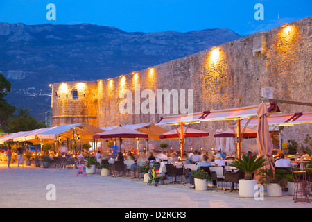 Vieille ville de nuit, Budva, Monténégro, Europe Banque D'Images