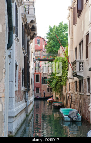 Photographie couleur de gondoliers à Venise, Italie Banque D'Images