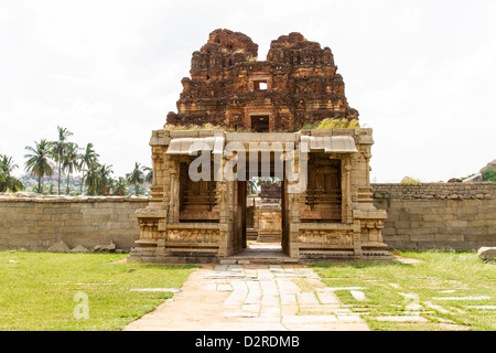 Également connu sous le nom de Tiruvengalanatha, Temple Achyutaraya Temple est situé au pied de la colline de Matang, Hampi, Inde Banque D'Images