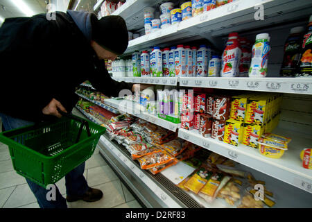 31 janvier 2013. London UK. Une épicerie fine polonaise dans le sud de Londres. Le polonais est la deuxième langue la plus parlée en Angleterre d'après le Bureau des statistiques nationales qui reflète la grande vague d'immigration en provenance de l'Europe au cours de la dernière décennie Banque D'Images