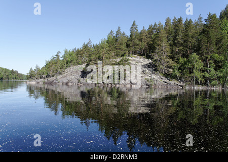 L'île compte dans le lac Haukivesi, Parc National de Linnansaari, Finlande Banque D'Images