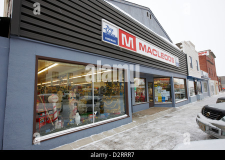 Magasin de matériel traditionnel de la ville de Biggar en Saskatchewan Canada Banque D'Images