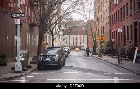 L'intersection de West 10th Street et Waverly Place dans la ville historique de Greenwich Village à New York Banque D'Images