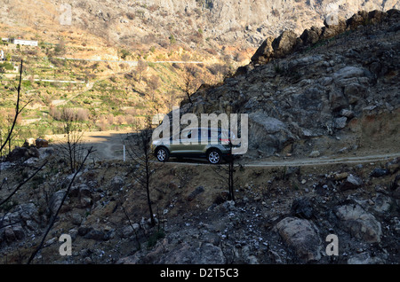 Ford Kuga - MA 2013 - compact populaires d'un véhicule utilitaire sport (VUS) - près de Valence, les descentes dans les montagnes Banque D'Images