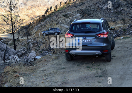Ford Kuga - MA 2013 - compact populaires d'un véhicule utilitaire sport (VUS) - sur l'espagnol montagnes près de Valence - la conduite hors route Banque D'Images
