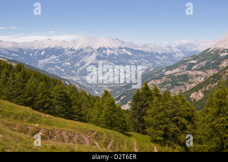 Le Col de la chaîne de montagne et par la vallée de l'Ubaye dans les Alpes de Haute Provence, Provence, France, Europe Banque D'Images