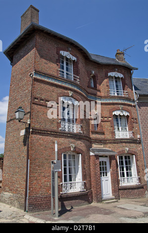 Maison de brique rouge St Valery sur Somme Banque D'Images