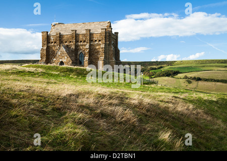 La Chapelle St Catherine Norman sur haut de Chapel Hill à Abbotsbury prendre le soleil en début de soirée, à l'ouest Dorset, Angleterre Banque D'Images