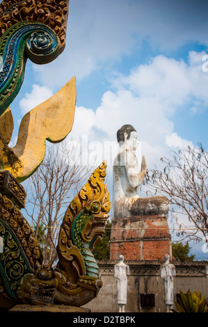 Wat Ek Phnom statue de bouddha à Battambang au Cambodge Banque D'Images