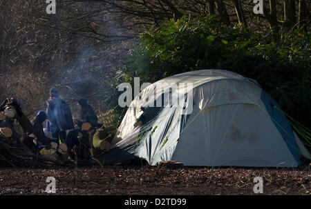 Des hugues d'arbres et des écologistes à Alexandra Park, dans le Grand Manchester, où de nombreux militants ont manifesté.Les manifestants ont installé des tentes de camp dans la zone sécurisée et construit un feu de camp.Des arbres sont coupés dans le parc Alexandra, dans la chaîne Whalley, dans le cadre d'une initiative de £5,5 millions du conseil municipal pour restaurer l'apparence victorienne du parc. Banque D'Images