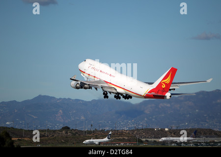 Yangtze River Express Boeing 747 prend le décollage de l'aéroport de Los Angeles le 28 janvier 2013 Banque D'Images