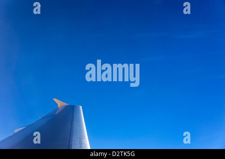 L'aéroport de Manchester et vol pour Lanzarote prises pendant le vol la fenêtre d'un GOZBP321 monarque. Banque D'Images