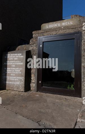 Site de login est bien dans la ville portuaire de Stromness dans les Orcades, en Écosse Banque D'Images