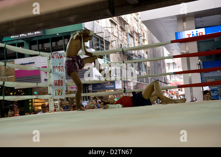 Bangkok, Thaïlande, les jeunes combattants de Muay Thai Boxing Banque D'Images