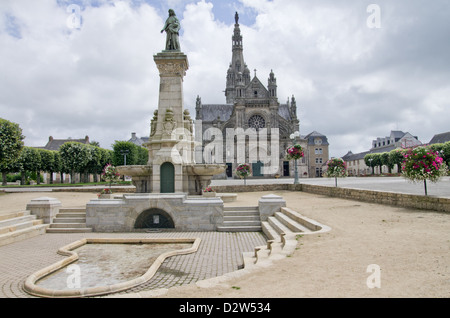 Fontaine miraculeuse Sainte Anne d' Auray basilique Banque D'Images