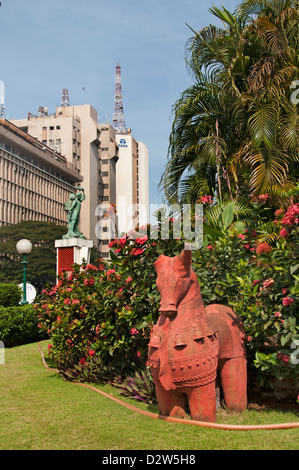 Fort Mumbai Bombay ( Inde ) Fontaine Flora le Mahatma Gandhi - MG Road Fort Banque D'Images