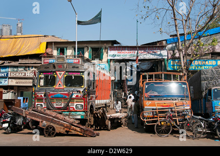 Transport camion route de Sardar Vallabhbhai Patel Chor Bazaar Mumbai ( Bombay ) l'Inde Banque D'Images