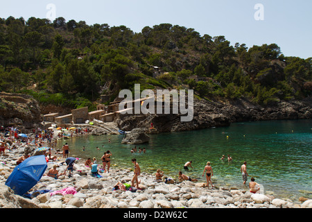 Plage rocheuse de Deya, Majorque. Banque D'Images