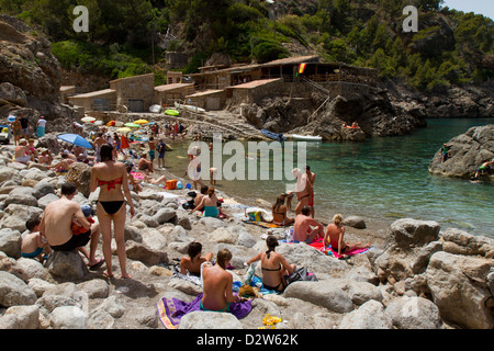 Plage rocheuse de Deya, Majorque. Banque D'Images