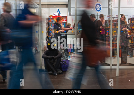 Leipzig, Allemagne, un homme vêtu des cosplayeurs à la Foire du livre de Leipzig Banque D'Images