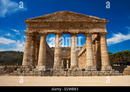 Le temple dorique de Ségeste près de Trapani en Sicile, Italie. Banque D'Images