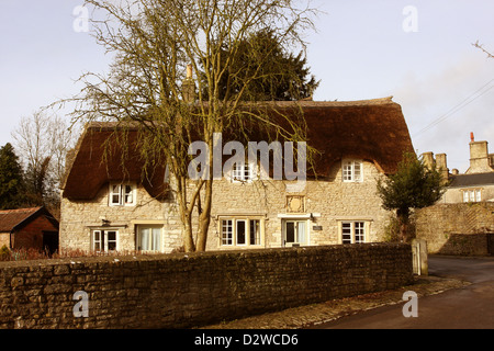 Janvier 2013 - anciens chalets à Newton St Loe, un village presque préservé près de Bath Banque D'Images