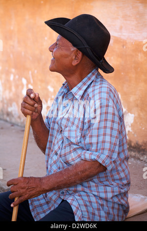 La vie quotidienne à Cuba - côté homme cubain profil à Trinidad, Cuba, Antilles, Caraïbes, Amérique centrale en mars Banque D'Images