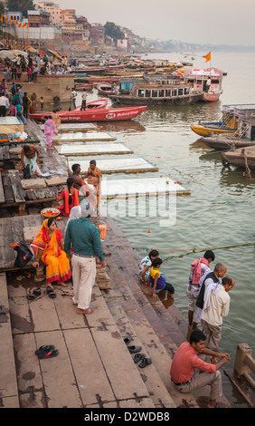 Varansi au crépuscule, Inde Banque D'Images