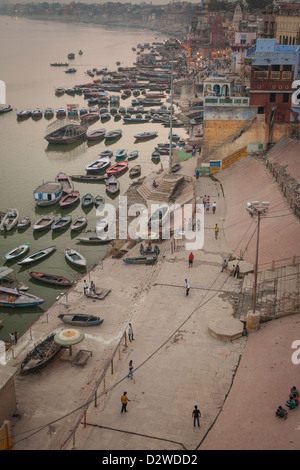 Varansi au crépuscule, Inde Banque D'Images