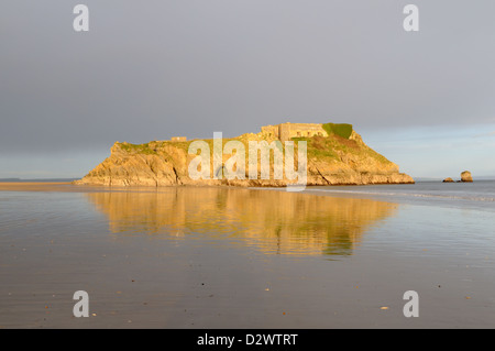 St Catherines Island Fort tard en soirée light South Beach Tenby, Pembrokeshire Wales Cymru UK GO Banque D'Images