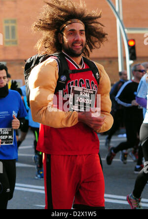 Mitja- Demi-marathon Granollers (Barcelone, Espagne. 3 février, 2013) Participant 'dressed' pour la course. Banque D'Images
