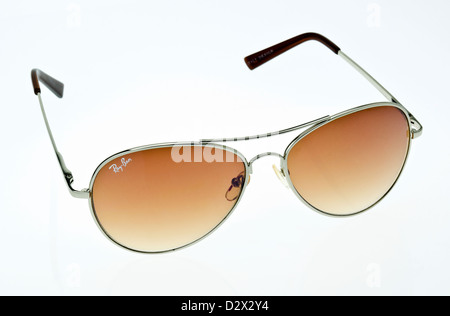 Fake Ray Ban Aviator Lunettes de soleil de Chine. Banque D'Images