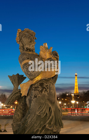 Fontaine de la place de la concorde, Paris, Ile de France, France Banque D'Images