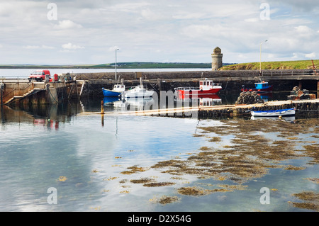 Le port de Balfour Village sur l'île de Shapinsay Isla, îles Orcades, en Écosse. Banque D'Images