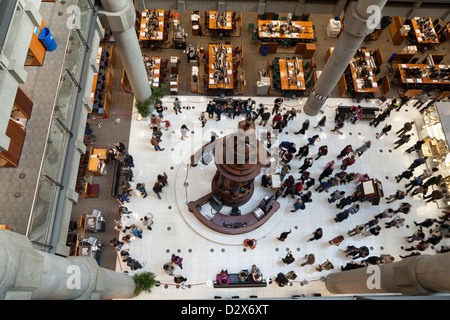 De nombreux visiteurs dont jouissent le jour, l'Open house événement architectural, pour visiter l'intérieur de la Lloyds de Londres Banque D'Images