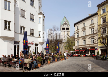 Munich, Allemagne, les gens sont assis dans un café de la rue en Munich-Lehel Banque D'Images
