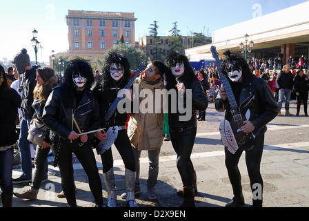 Février 3th, 2013 : Carnaval de Venise 2013. Les rues de Venise sont grouillantes de gens habillés de fantaisie colorée. Le Carnaval 2013 a ouvert le 26 janvier et se terminera le 12 février. Cette année le thème du carnaval est "Vivre en couleur." Banque D'Images