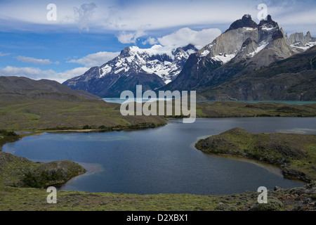 Lago Nordenskjold et le massif du Paine, Parc National Torres del Paine, Patagonie, Chili Banque D'Images