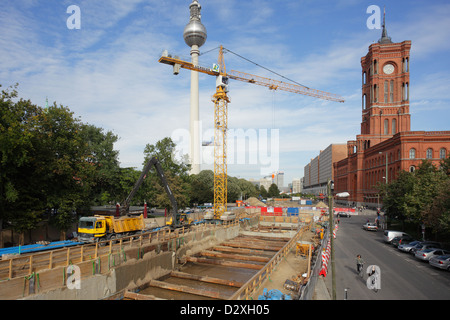 Berlin, Allemagne, l'excavation pour la construction souterraine de la ligne U5 à l'Hôtel de Ville Rouge Banque D'Images