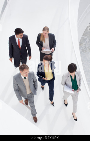 Business people walking Banque D'Images