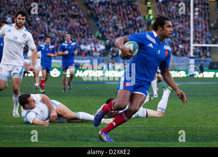 Le 3 février 2013. Rome, Italie. Six Nations de rugby. L'Italie contre la France. Benjamin Fall résultats pour la France à la 33e minute contre l'Italie dans les Six Nations. Banque D'Images