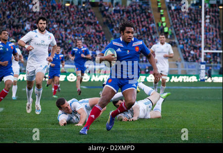 Le 3 février 2013. Rome, Italie. Six Nations de rugby. L'Italie contre la France. Benjamin Fall résultats pour la France à la 33e minute contre l'Italie dans les Six Nations. Banque D'Images