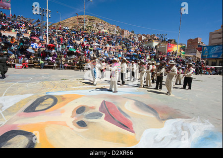 Les joueurs de flûte, Anata Andina Harvest Festival, Carnaval, Oruro, Bolivie, Amérique du Sud Banque D'Images