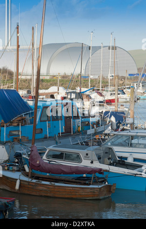 Incinérateur de déchets Newhaven sur les rives de la rivière Ouse, près de l'île, des chantiers de Denton dans l'East Sussex, Angleterre, Royaume-Uni. Banque D'Images