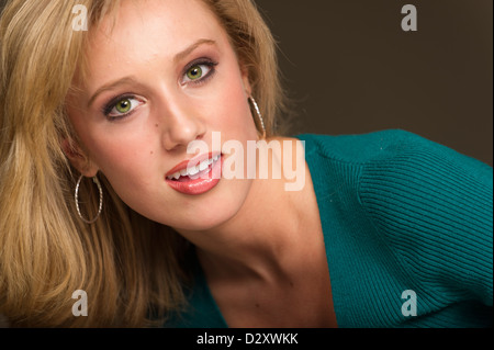 Adolescente dans un environnement de studio, Stowe, Vermont, Etats-Unis Banque D'Images