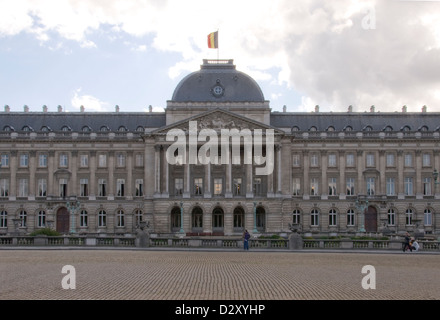 Façade principale de la théorie néoclassique Palais Royal de Bruxelles en Belgique. Banque D'Images