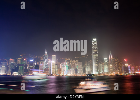 Hong Kong cityscape at night, montrant International Finance Centre skyscraper Banque D'Images