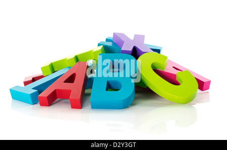 Lettres de l'alphabet en vert rouge bleu et isolated on white Banque D'Images