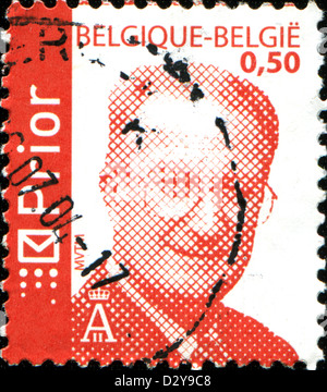 Belgique - circa 2001 : timbre imprimé en Belgique montre portrait du roi Albert II, vers 2001 Banque D'Images